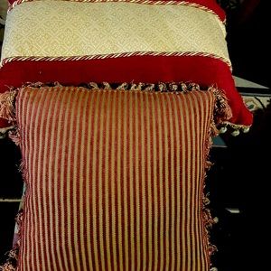 2 nice throw pillows